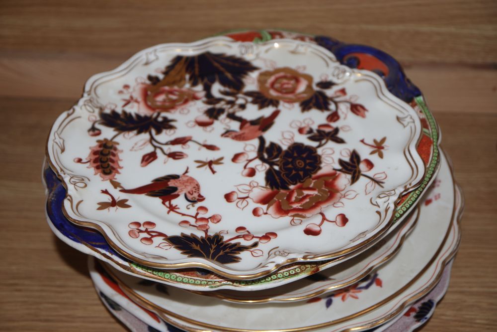 A quantity of Ironstone / Imari pattern ceramics